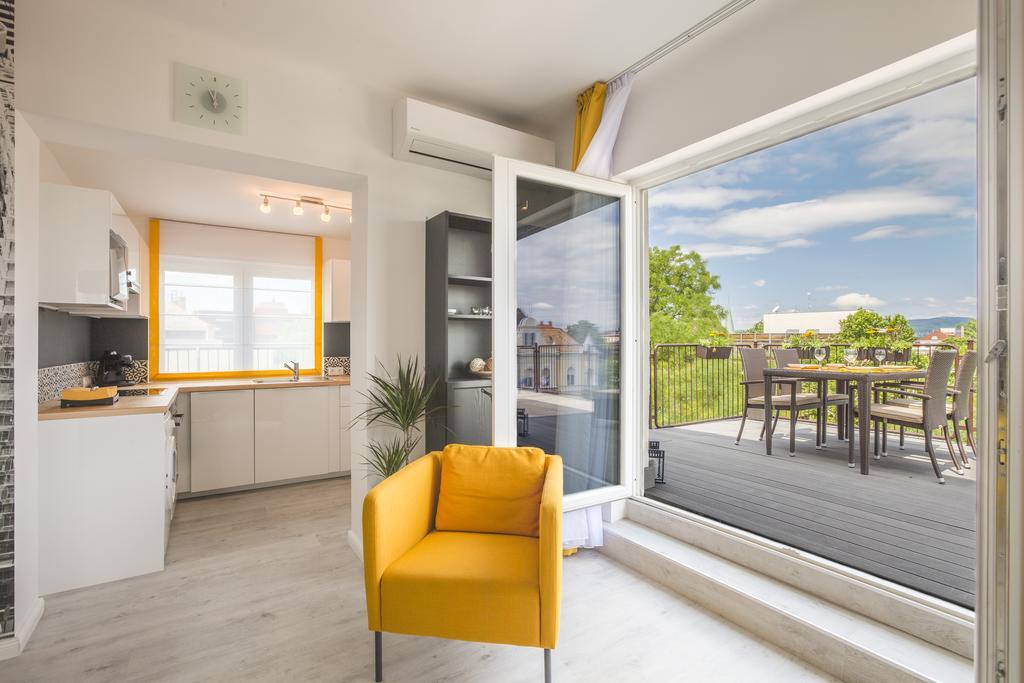 Terrace Apartments At City Park Budapest Exteriör bild