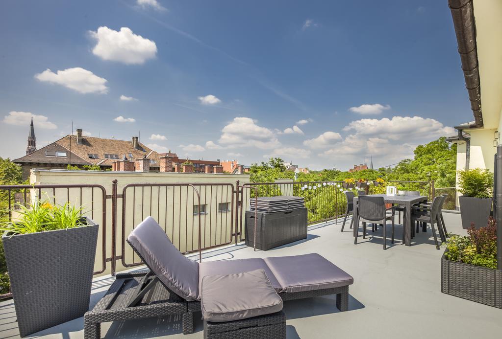 Terrace Apartments At City Park Budapest Exteriör bild
